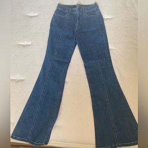 EXPRESS Bell Flare High Rise Size 6R Stretch+ Performance